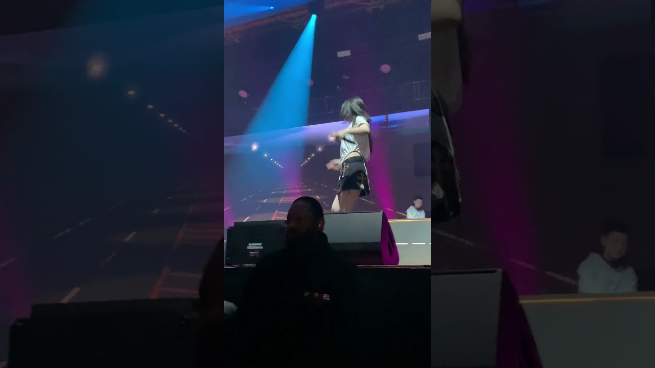 LeeHi & Coogie - Alone ~ Follow The Movement in Paris