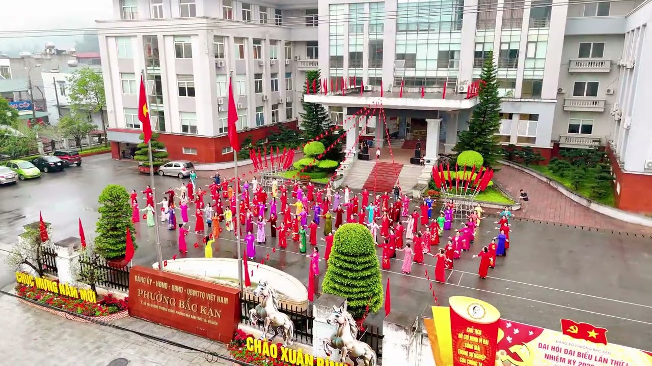 Phụ nữ Bắc Kạn đồng diễn dân vũ chào mừng Ngày Quốc tế Phụ nữ 8/3