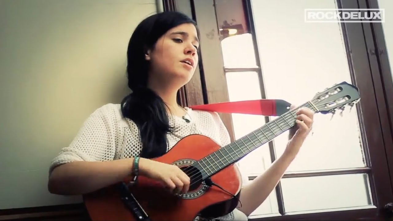 JAVIERA MENA: "Sol de invierno".