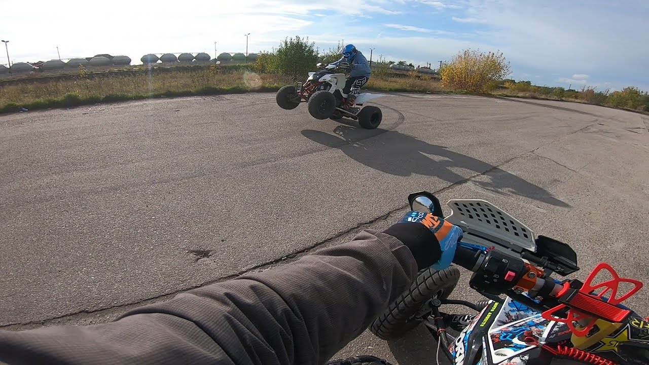 Wyścigi Quadow KTM-er6 vs. Access CB500