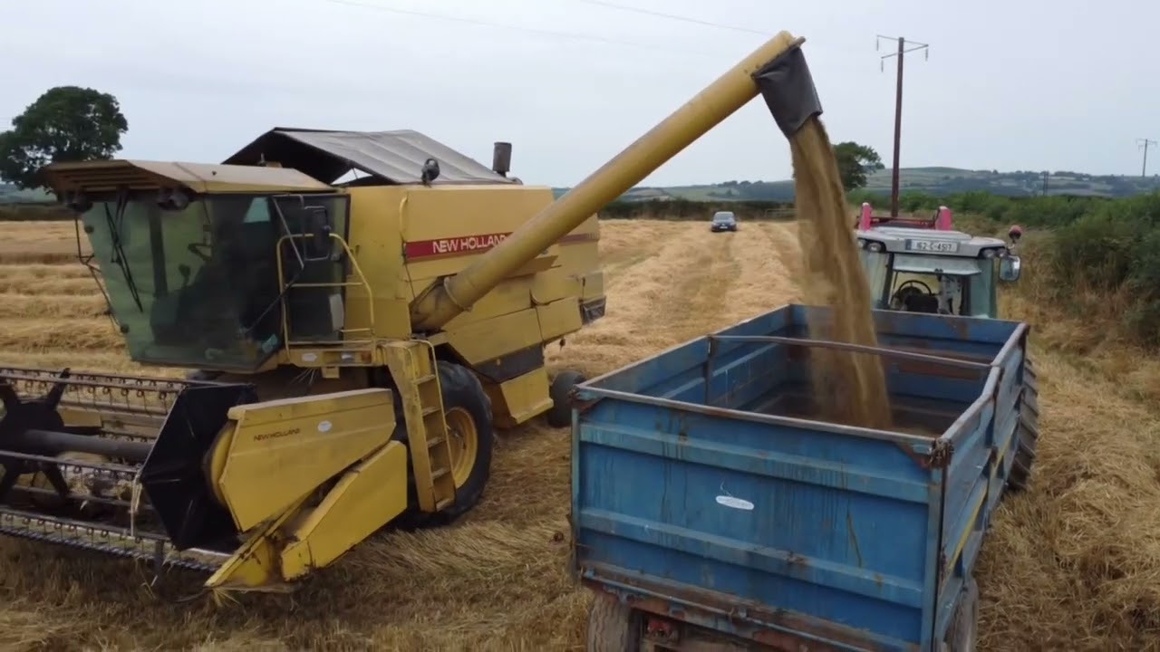 Cutting barley in Co. Cork new Holland TX32