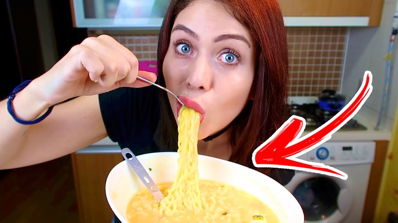 COZINHANDO E COMENDO MIOJO COREANO DE QUEIJO!