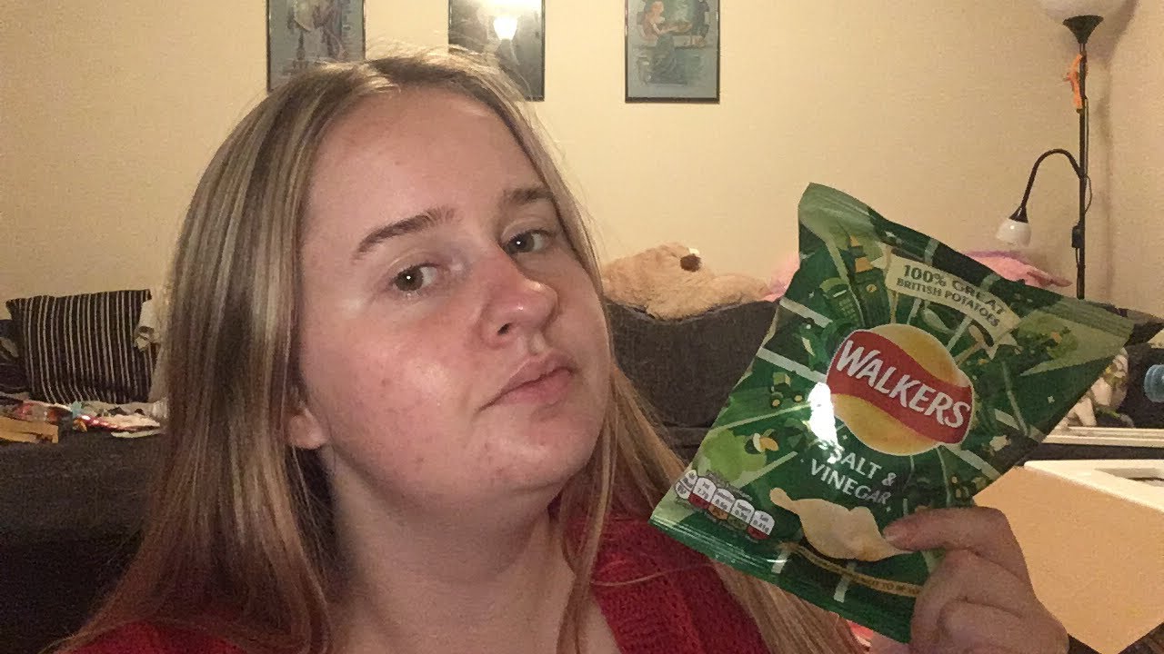 ASMR- Eating Crisps