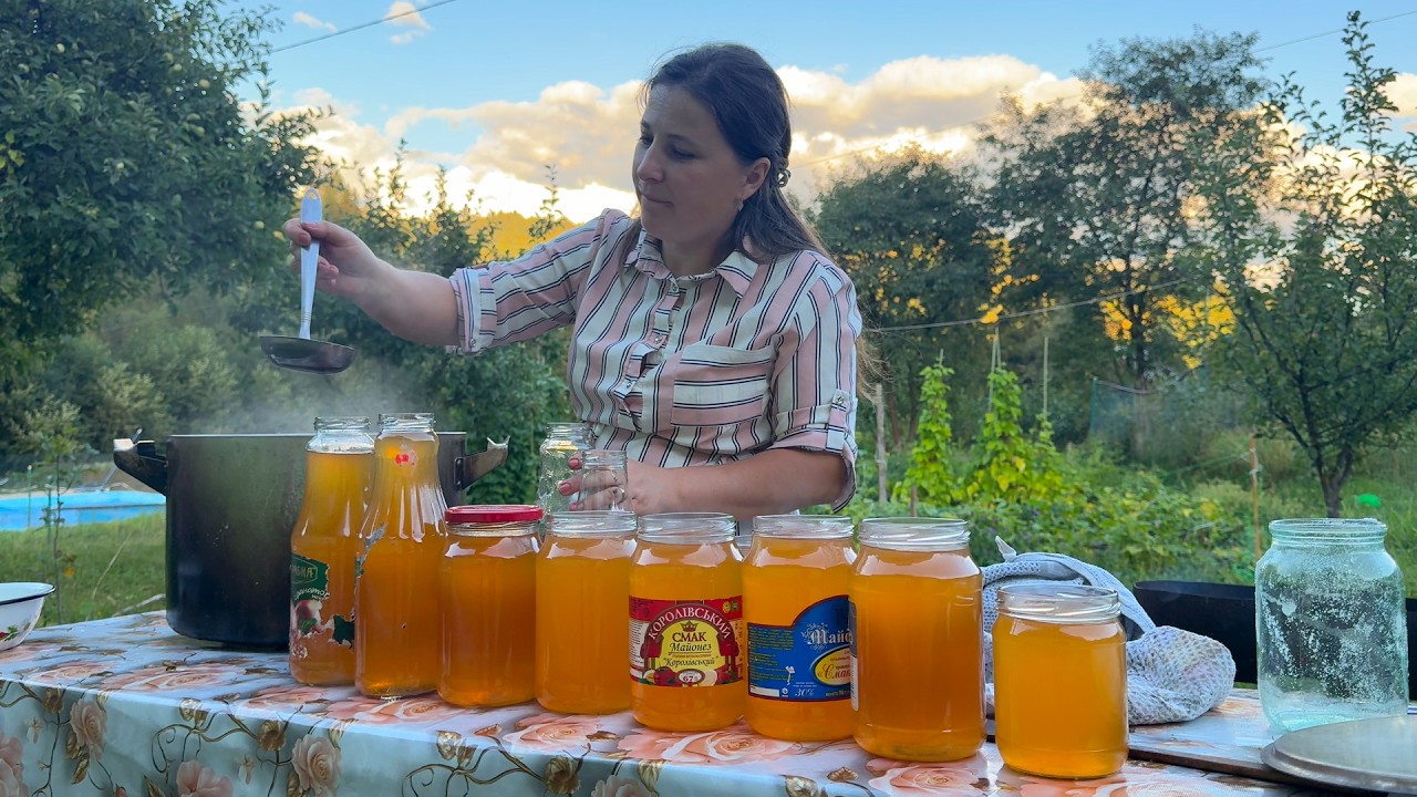 Carpathian Family Life 🍎 Oksana Makes Apple Juice & Preserves for Winter