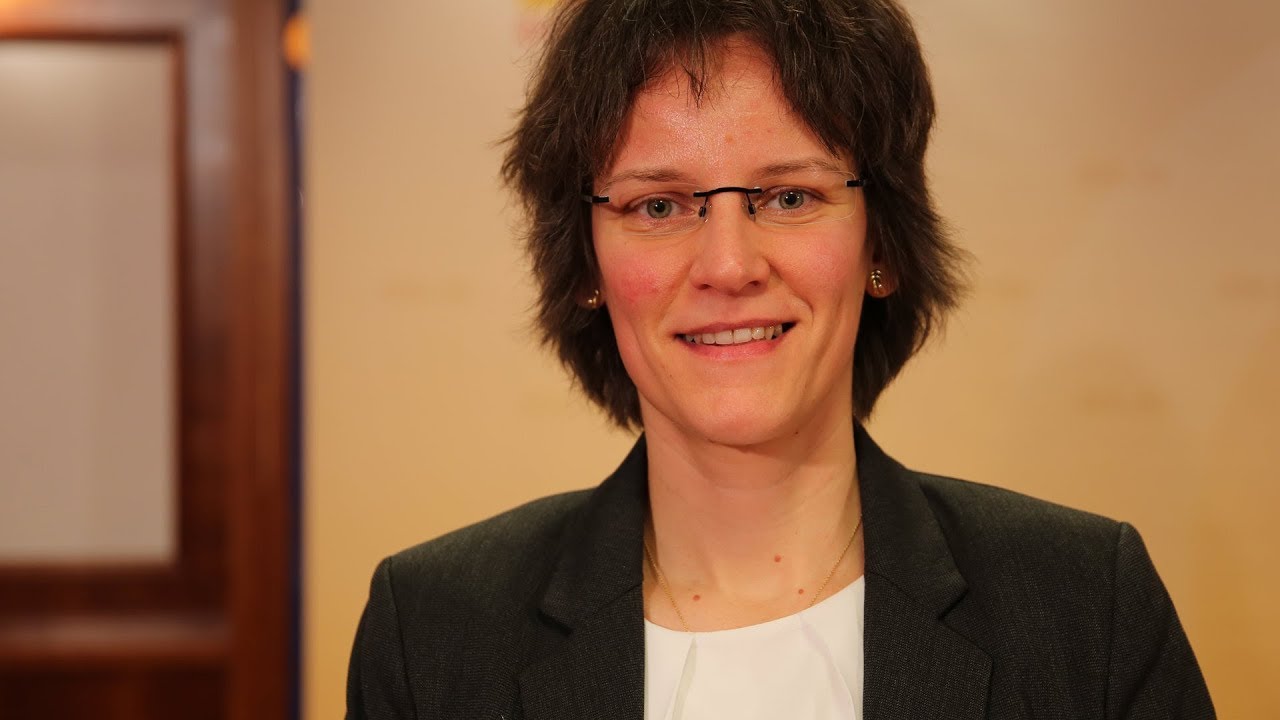 Theologin Klára Csiszár über Ministrantinnen - Vollversammlung