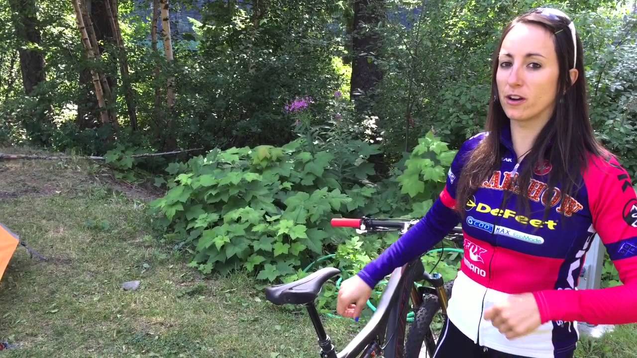 Sonya Looney's Mountain Bike: Pivot Mach 429SL Spec
