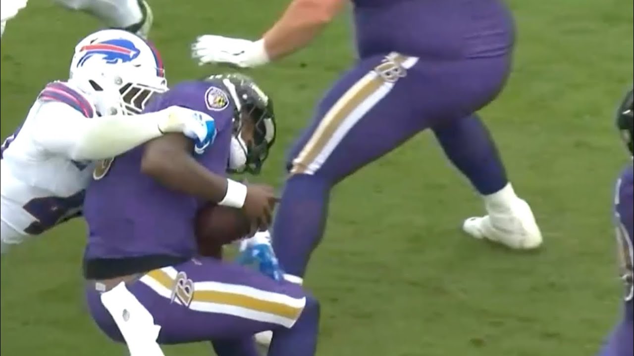 Lamar Jackson AMAZING Escape from Sack & Completion 😳