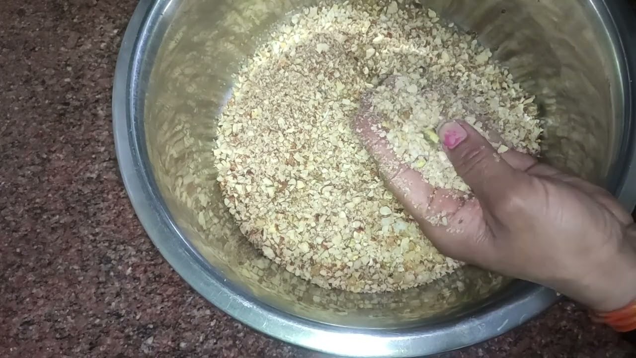 ना गुड़ ना चीनी खजूर से बने पोषण से भरपूर ड्राइ फ्रूट लडडू। 