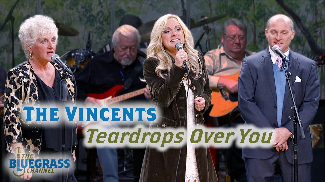 Rhonda Vincent, Darrin Vincent, and Carolyn Vincent sing 