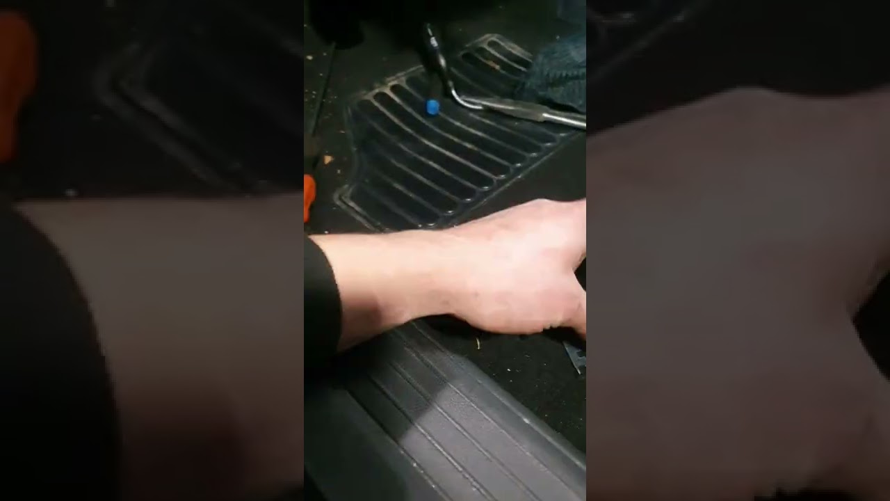 Fiat Bravo 2007r brak obiegu zewnętrznego . Wymiana Aktywatora Silnika Klap Nawiewu
