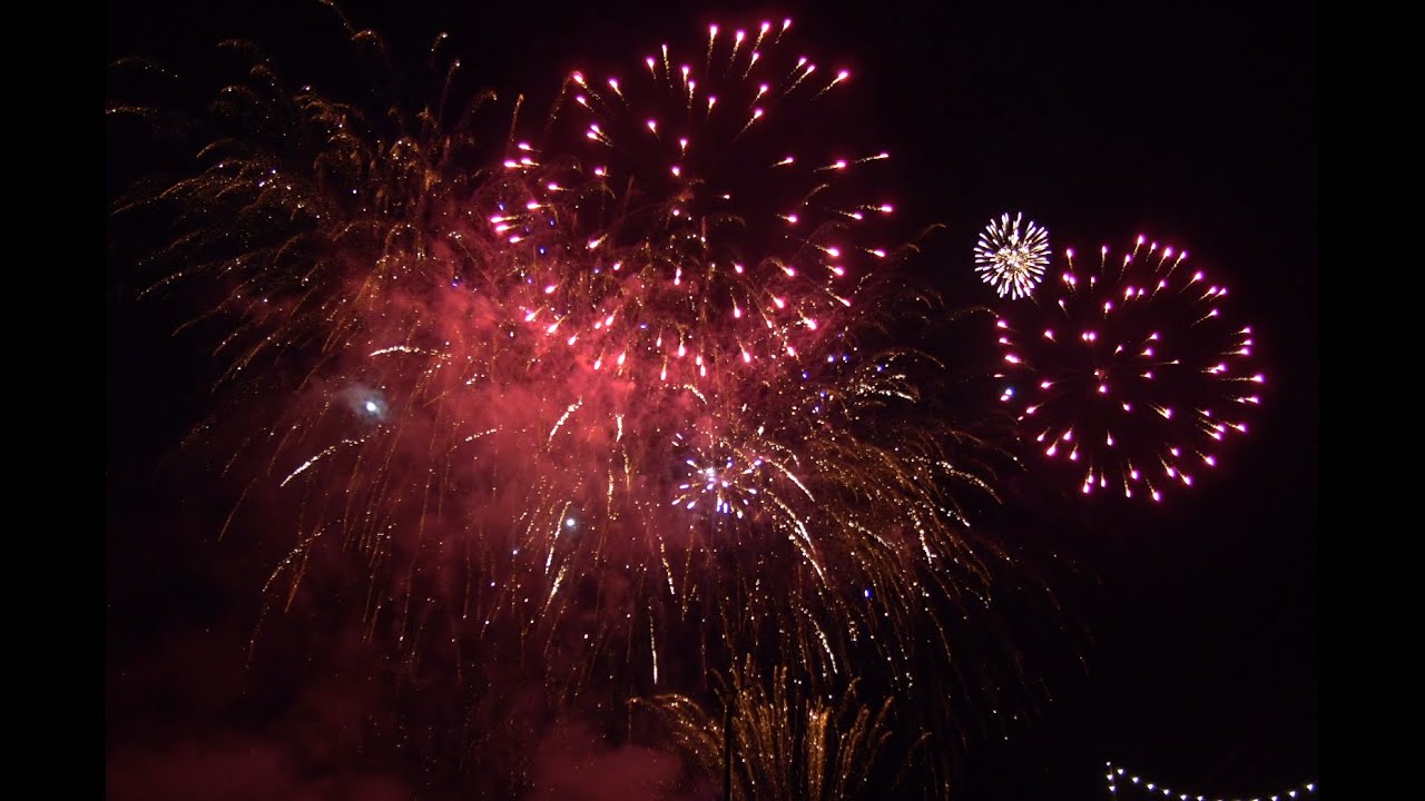 Hochzeitsfeuerwerk mit Musik