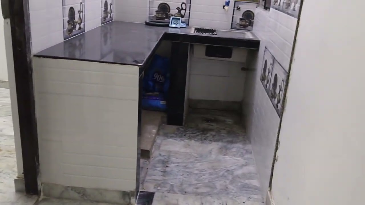 2bhk for sale in Shaheen bagh  3rd floor Demand 35 Lakh call us 7065220378