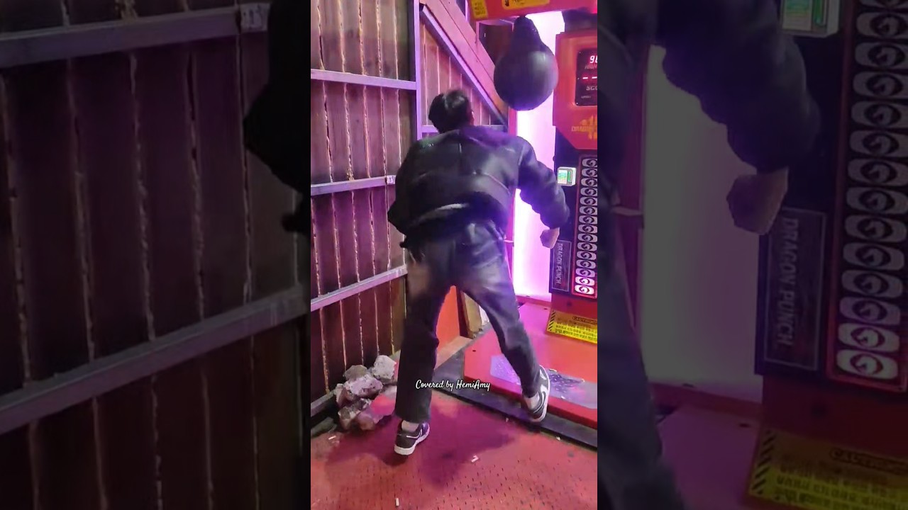 Jungkook of BTS hits the boxing power this strong man #jungkook#bts2025#kpop#bts#jk#trending#viral