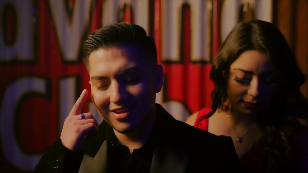 Código - Lo Nuestro (Official Video)
