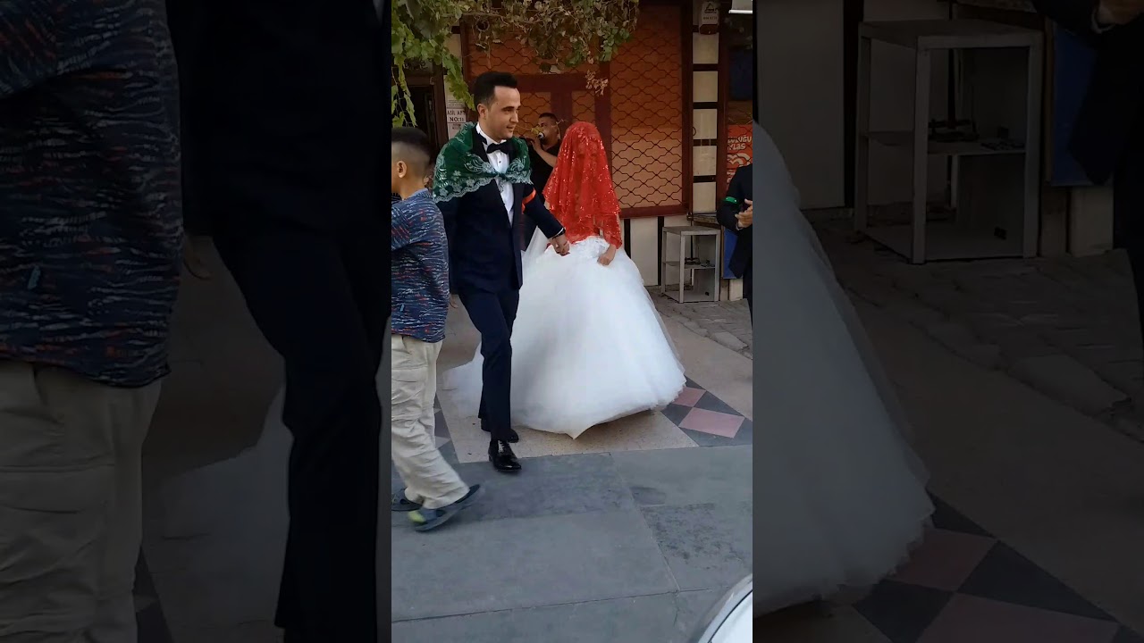 Özgür ve gülveli