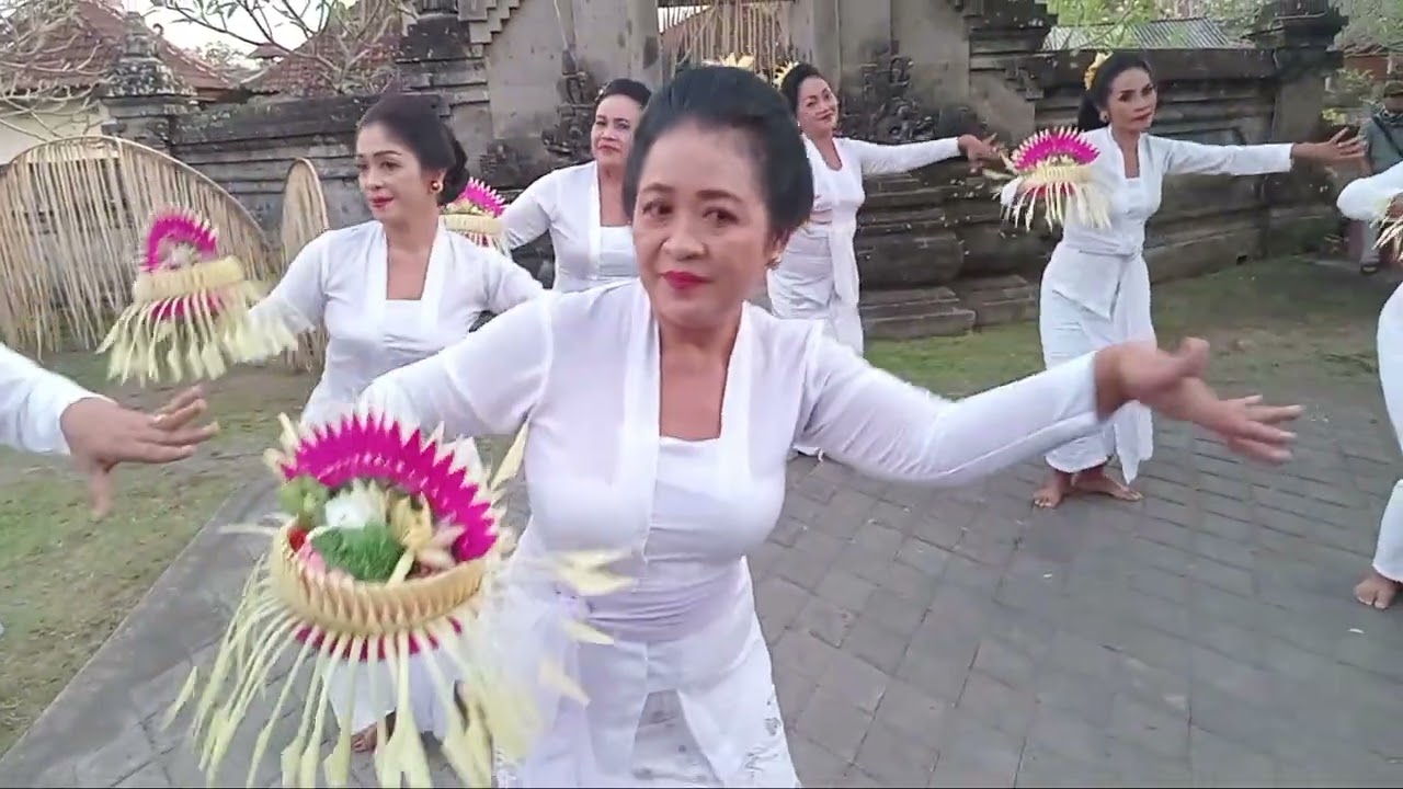 #Tutorial Tari Pemendak Tunjung Pancawarna Cipt. Dayu Diastini (Lks. Jro Tegal Tamu Batubulan)