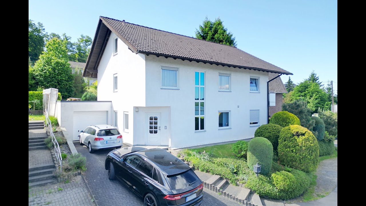 Einfamilienhaus mit Einliegerwohnung, Garage und Sauna in ruhiger Lage von Waldbröl