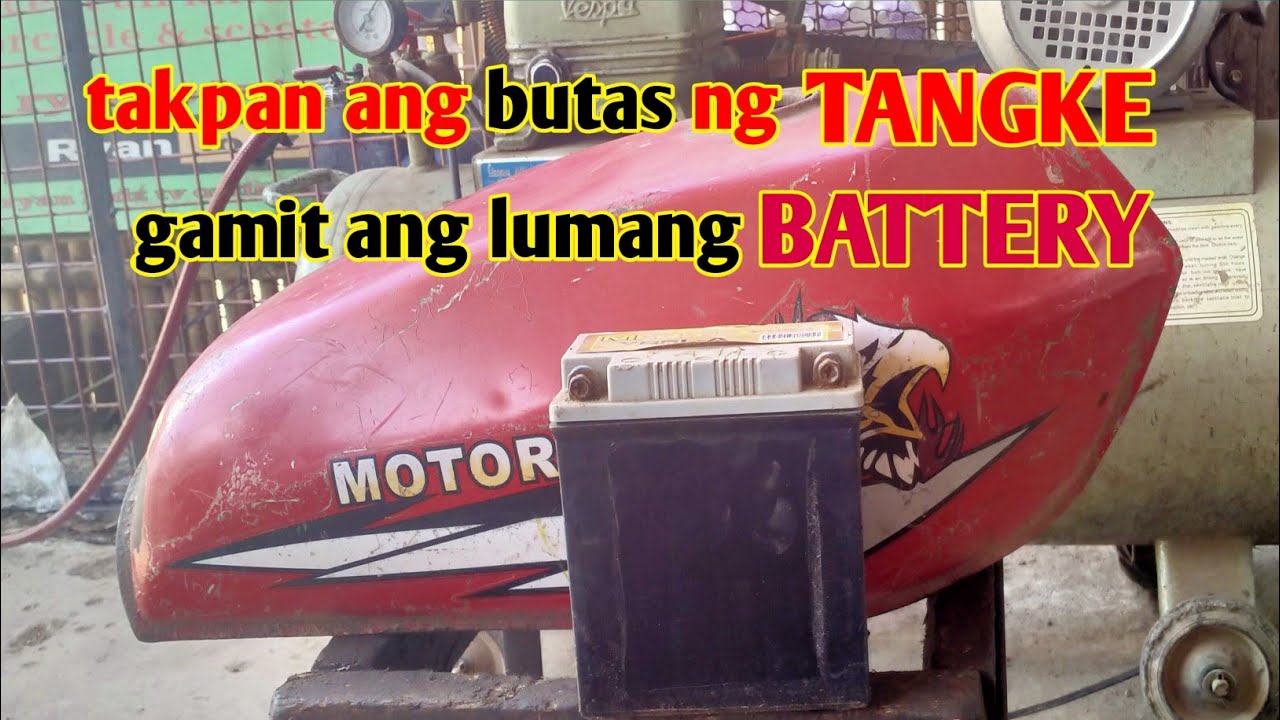 takpan ang butas ng tangke gamit ang lumang battery