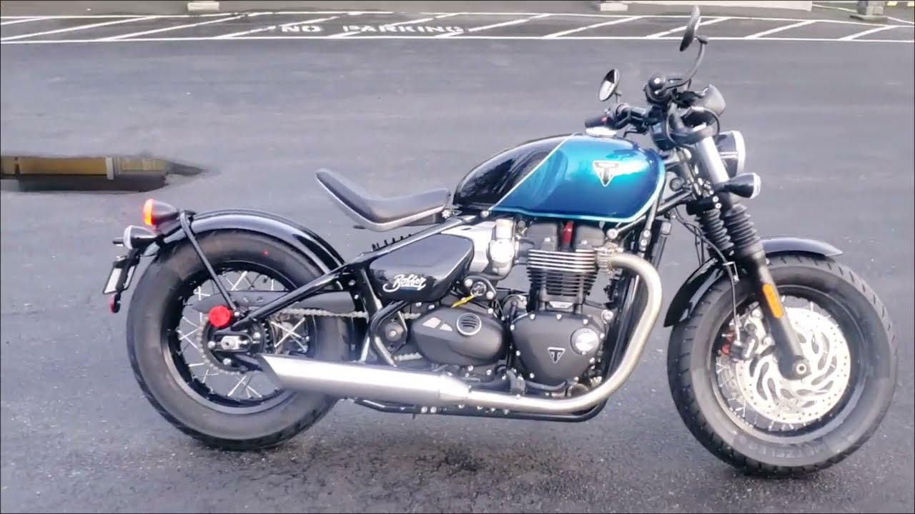 NEW 2026 Triumph BONNEVILLE BOBBER.. Old soul, modern bite.