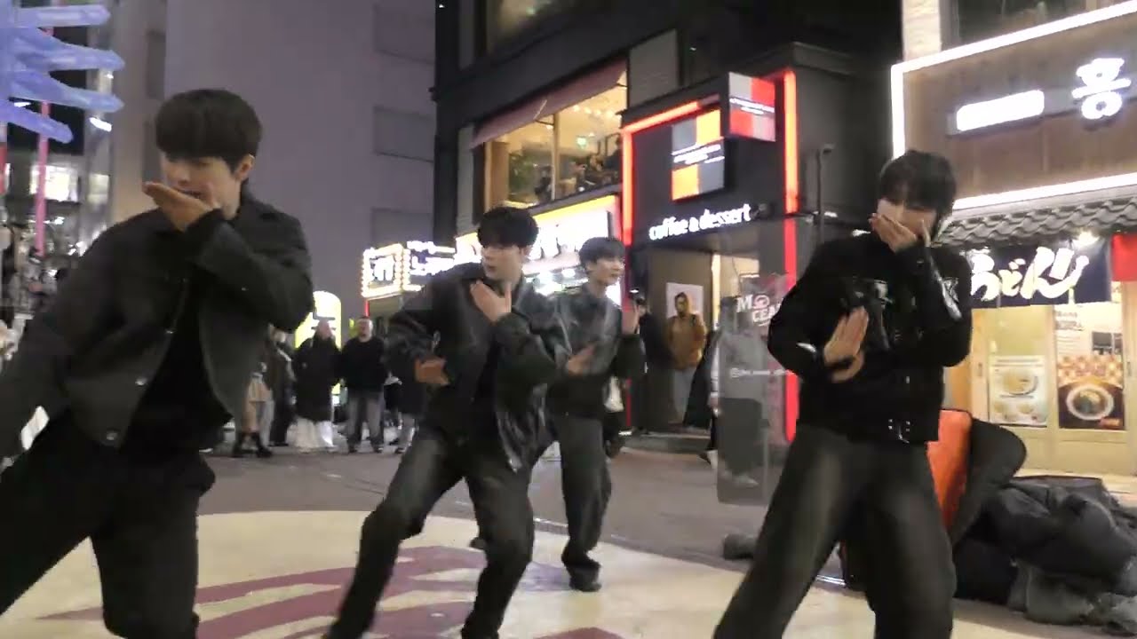 260215 Korean kpop performance team M_OCEAN (모션) - 주문-MIROTIC (동방신기 (TVXQ!)) Hongdae Busking