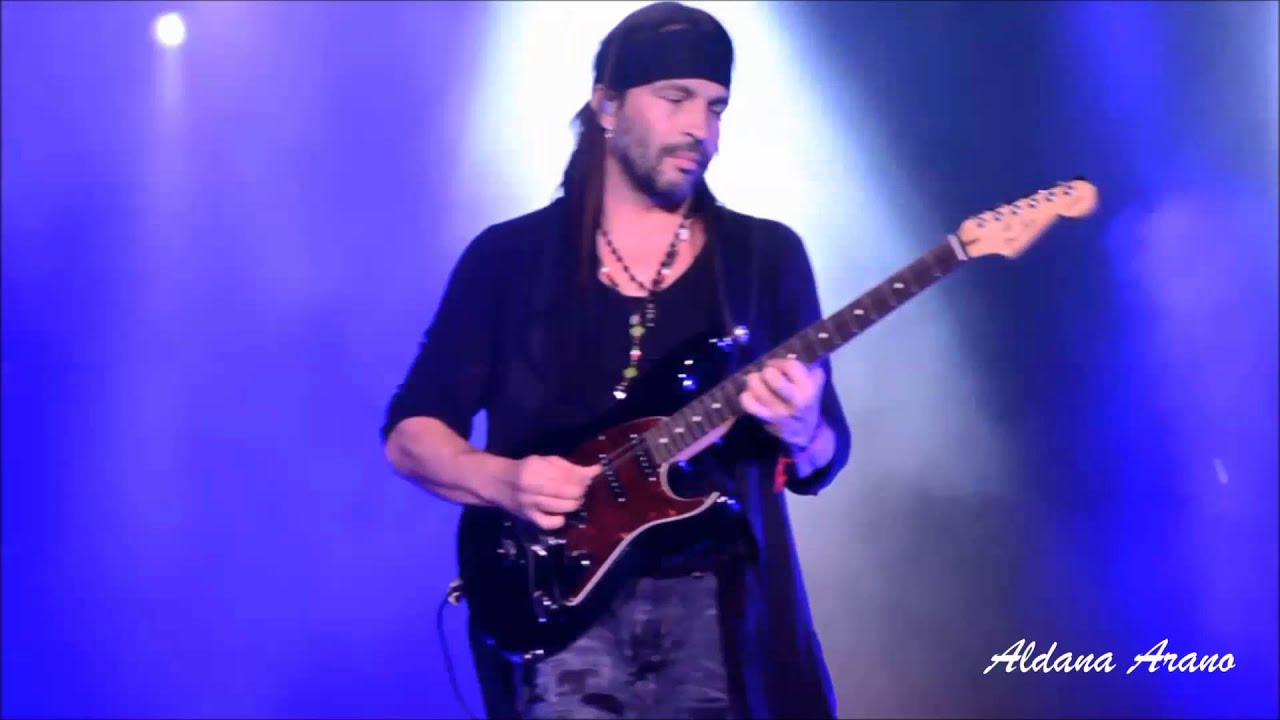 Solo de guitarra de Sergio Vallin, homenaje a Cerati!