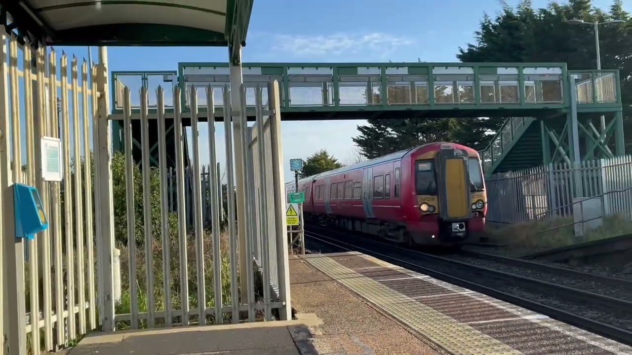 Trains at Fishersgate sat 20th dec 2025