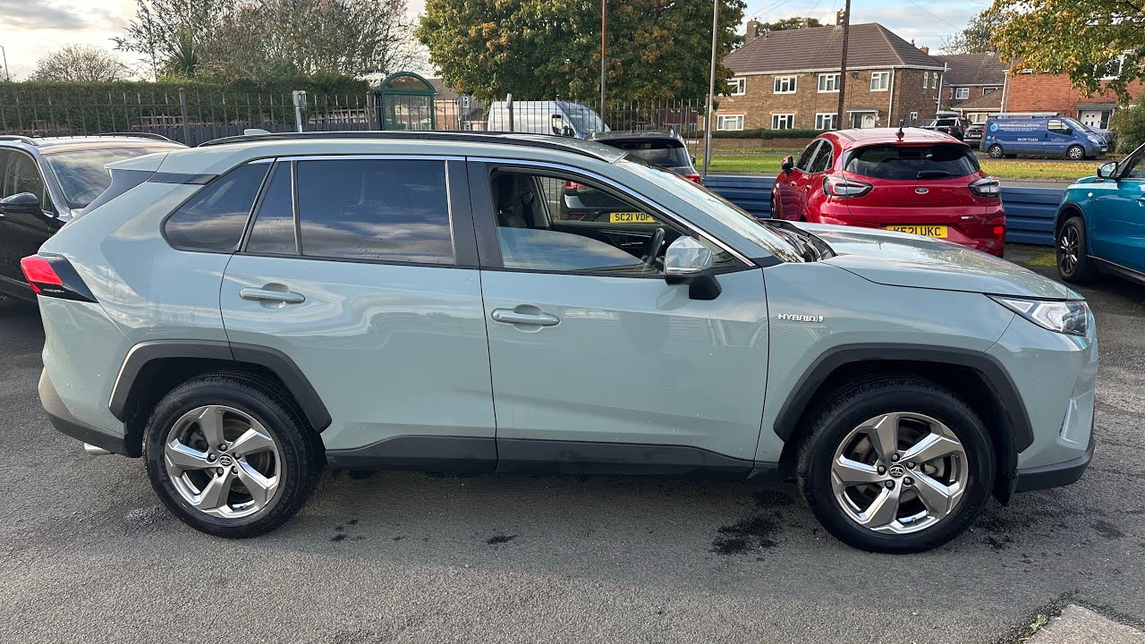 Toyota RAV4 2.5 VVT-h Design CVT Euro 6 (s/s) 5dr &pound;20,999