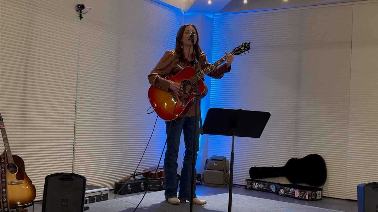 Mallory Everett - Snake Killin' Kind (Rusty Tractor Vineyards - Little Rock, AR - December 14, 2025)