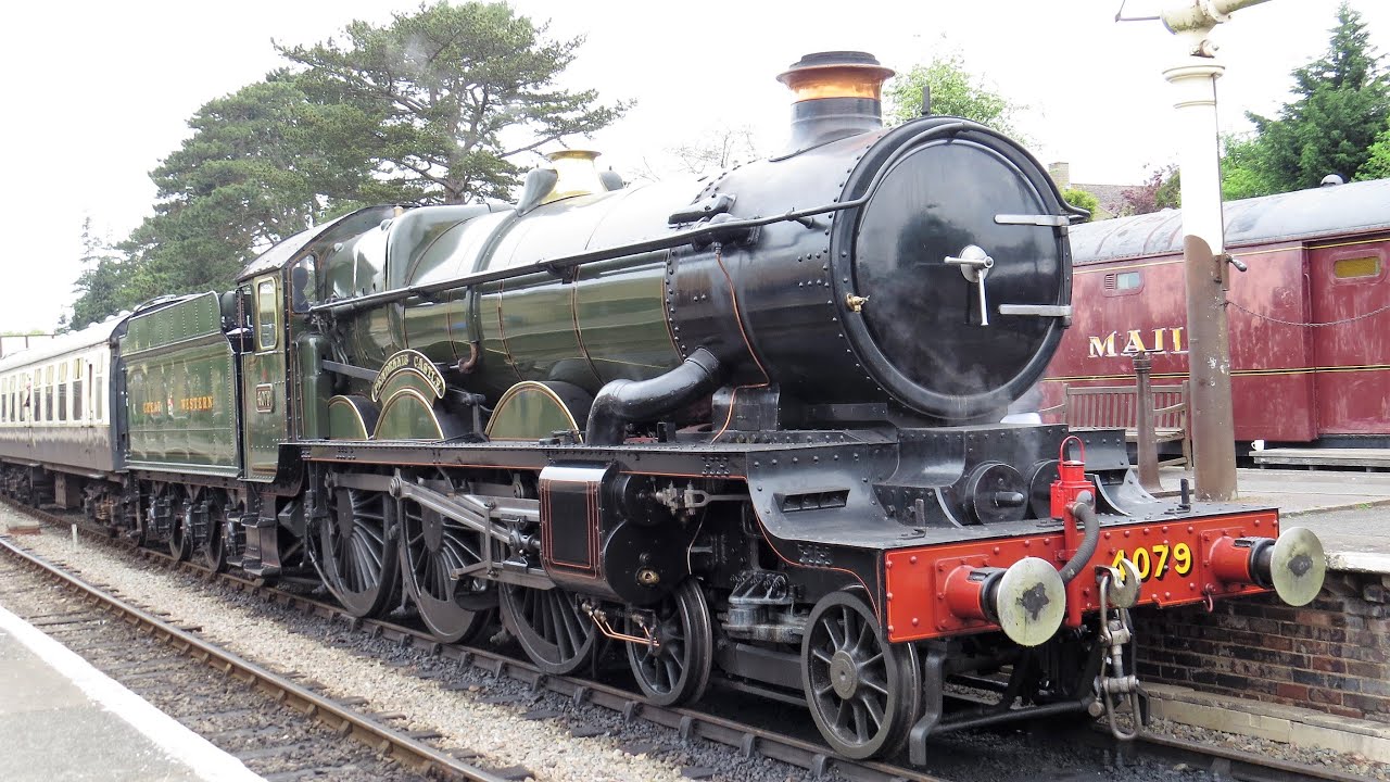 GWSR 4079 Pendennis Castle and 6999 Capel Dewi Hall at the Gloucs and Warwicks Gala 13th May 2023