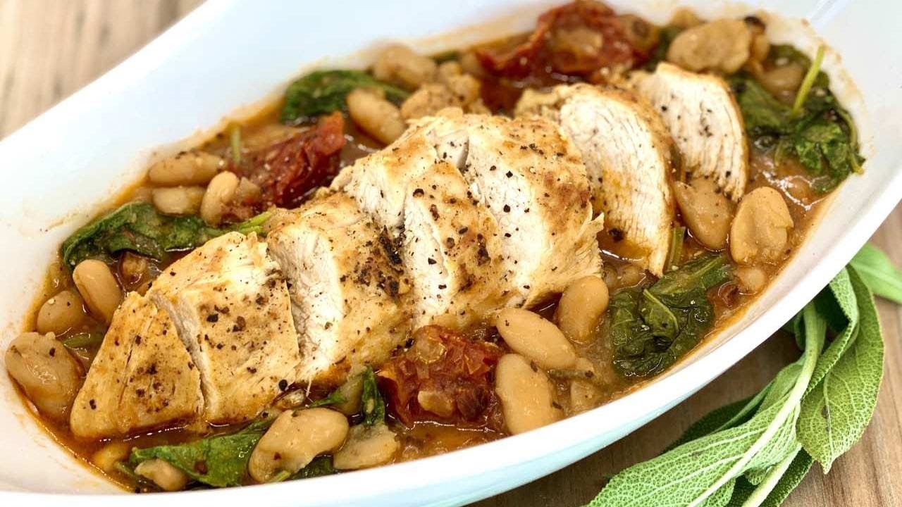 Tuscan Chicken and Cannellini Bean Stew / Easy One-Pot Meal