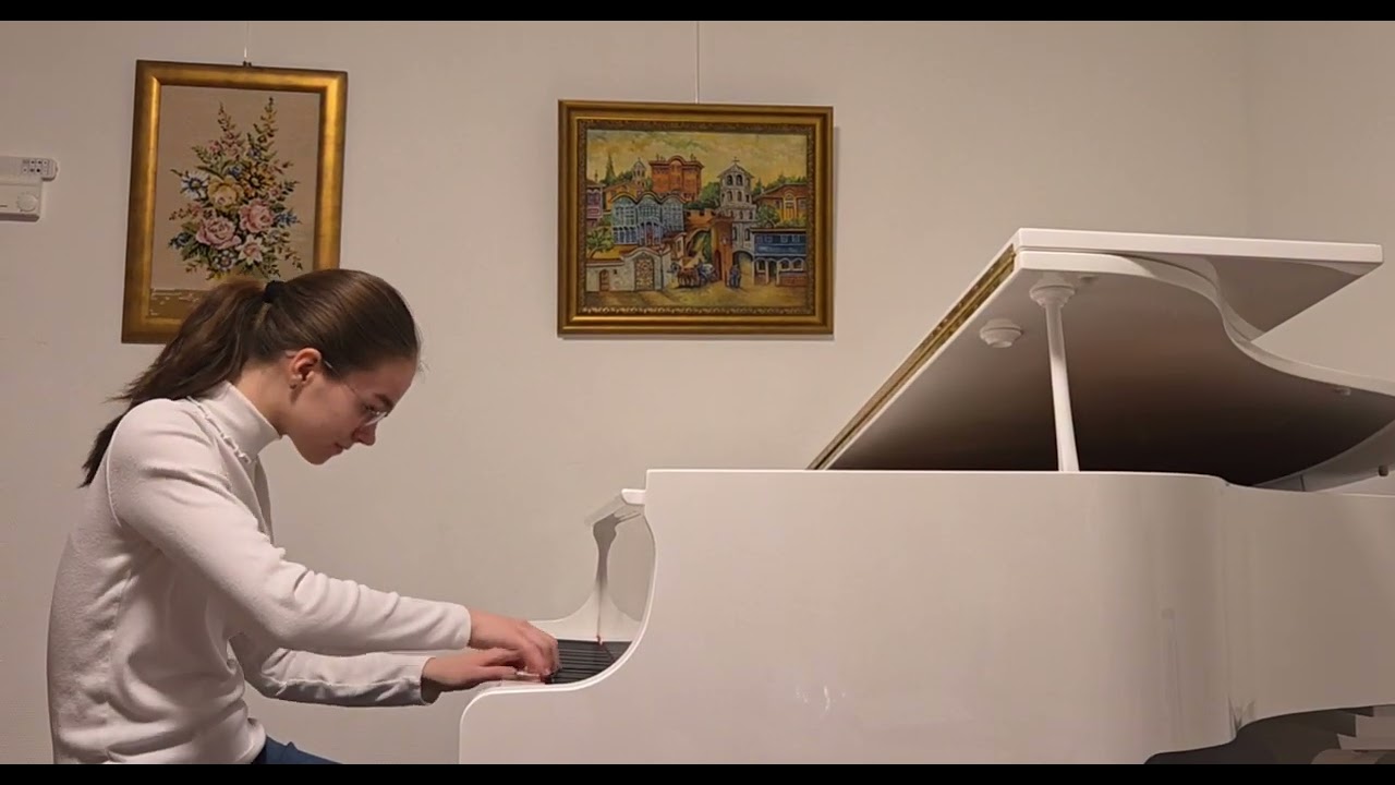 Mozart - Rondo in D Major, K. 485 | Alexandra Vassileva (13)