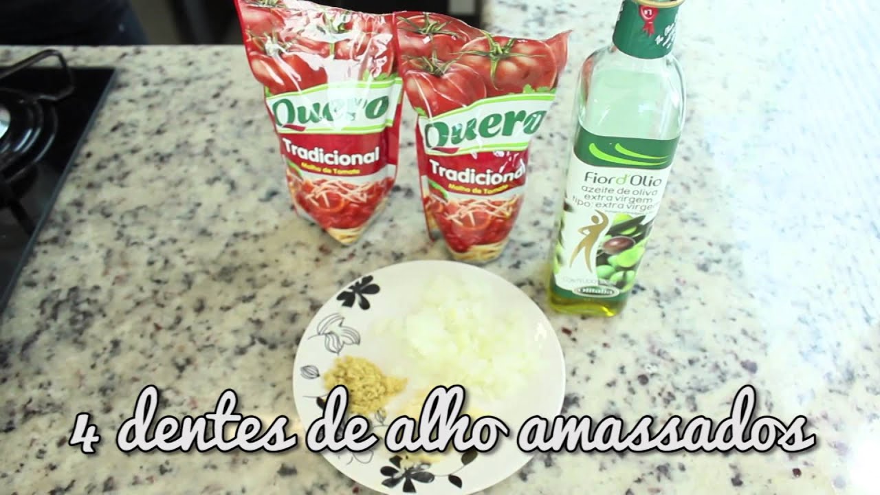 Lasanha de molho branco e vermelho