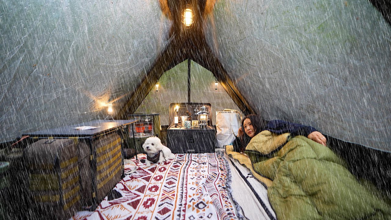 ☔ Во время грозы постройте небольшую треугольную хижину и отдохните.