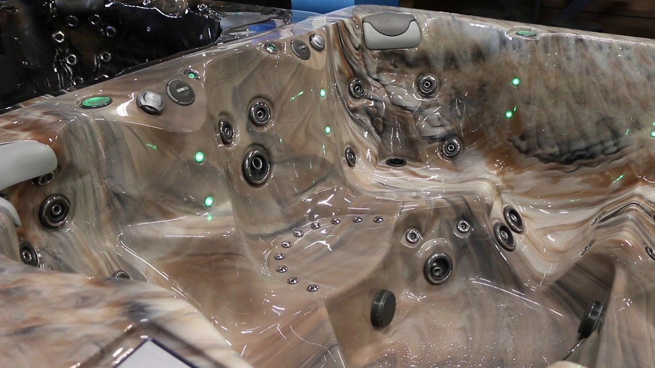 Vita 500 700 Hot tub
