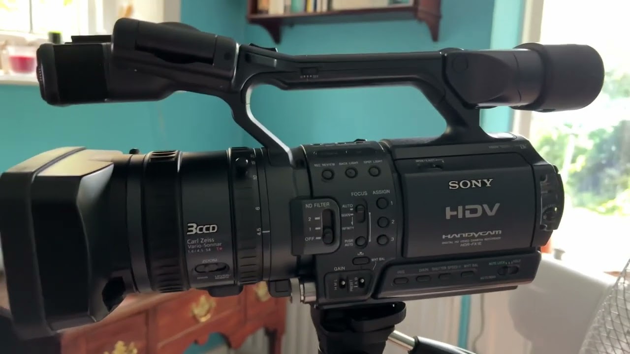 Good Old CCD Versus CMOS Technology￼