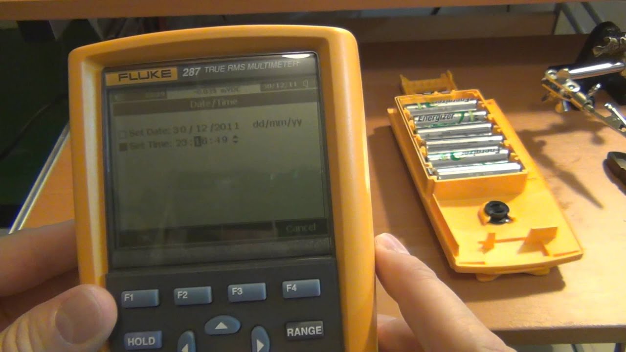 How to add (Solar) Power to a Fluke 287 / 289 multimeter - Part 1