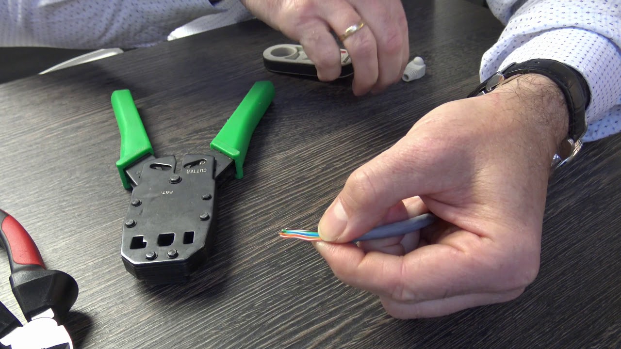 kleurcode / UTP stekker aan kabel zetten