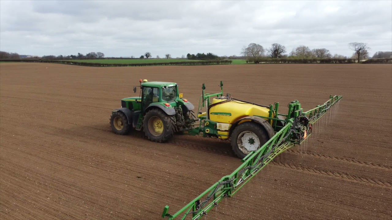 Pre Emergence Fertiliser on the Spring Barley!