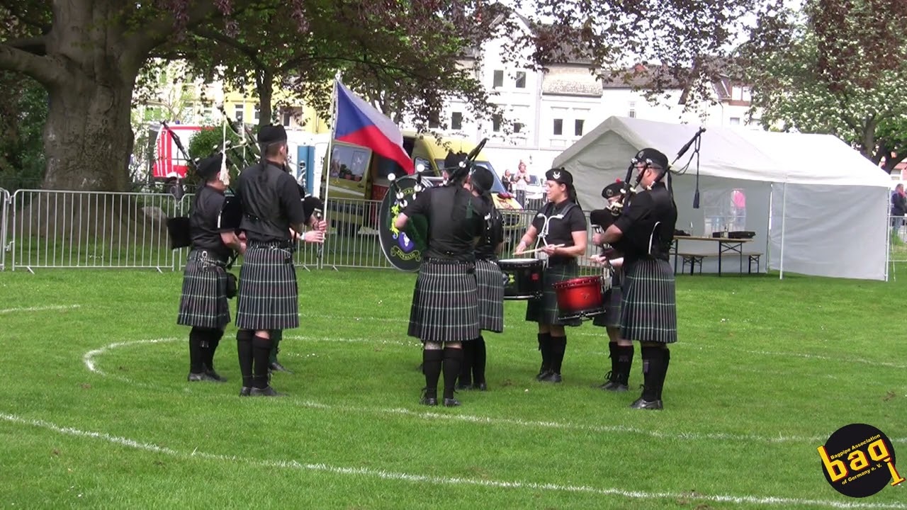 The MacKenzie Pipe Band