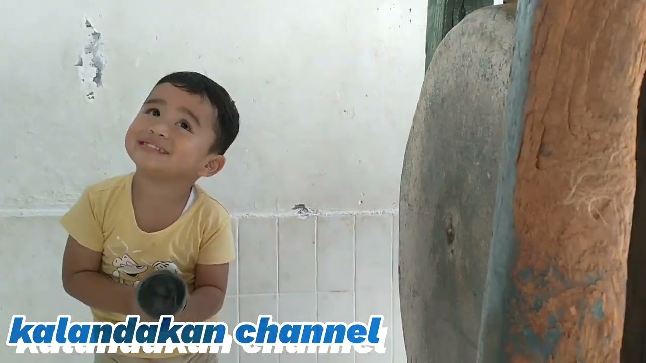 Bocil nabuh bedug di masjid Kampung Sukalila Serang gaess