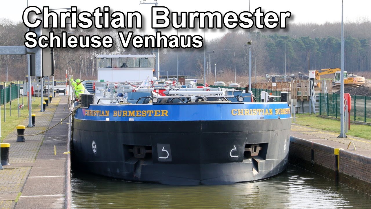 Christian Burmester in der Schleuse Venhaus - Binnenschifffahrt