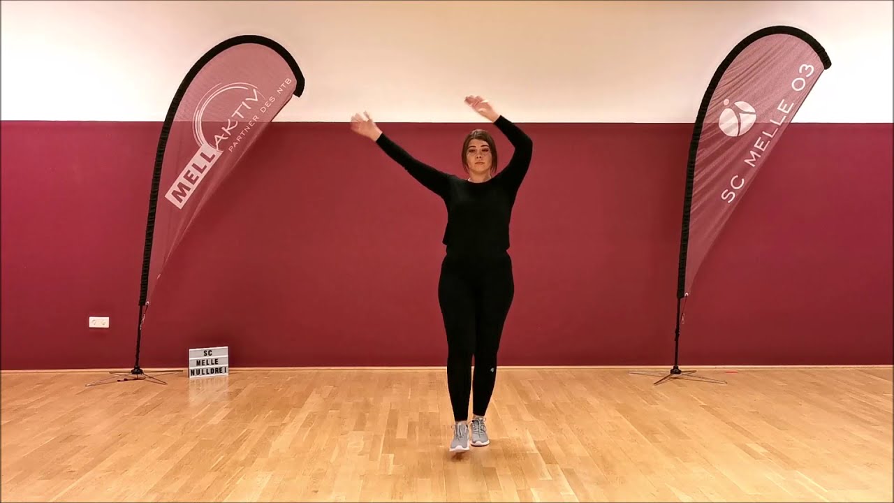 Kindertanzen zu Weihnachtsmusik mit Lea