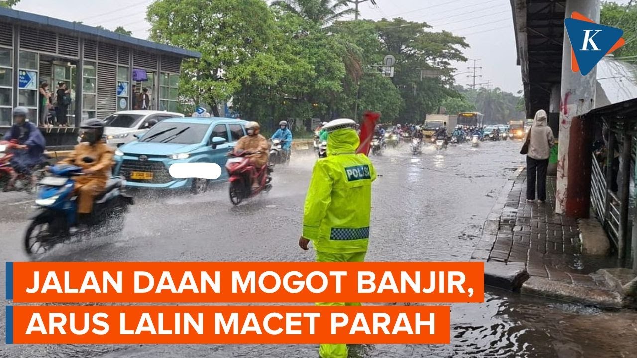 Jalan Daan Mogot Jakbar Banjir, Arus Lalin Lumpuh di Sejumlah Titik