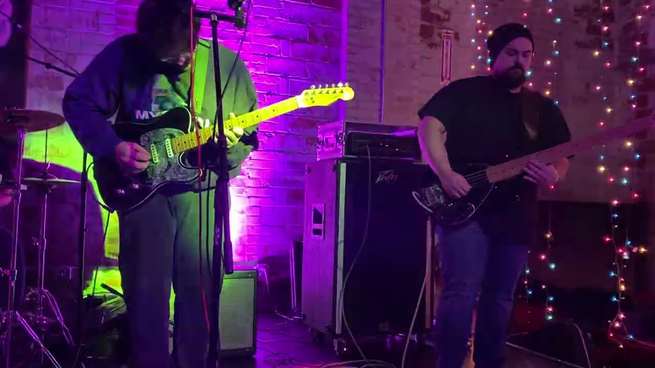 No Complications U & Drugs/Space House live