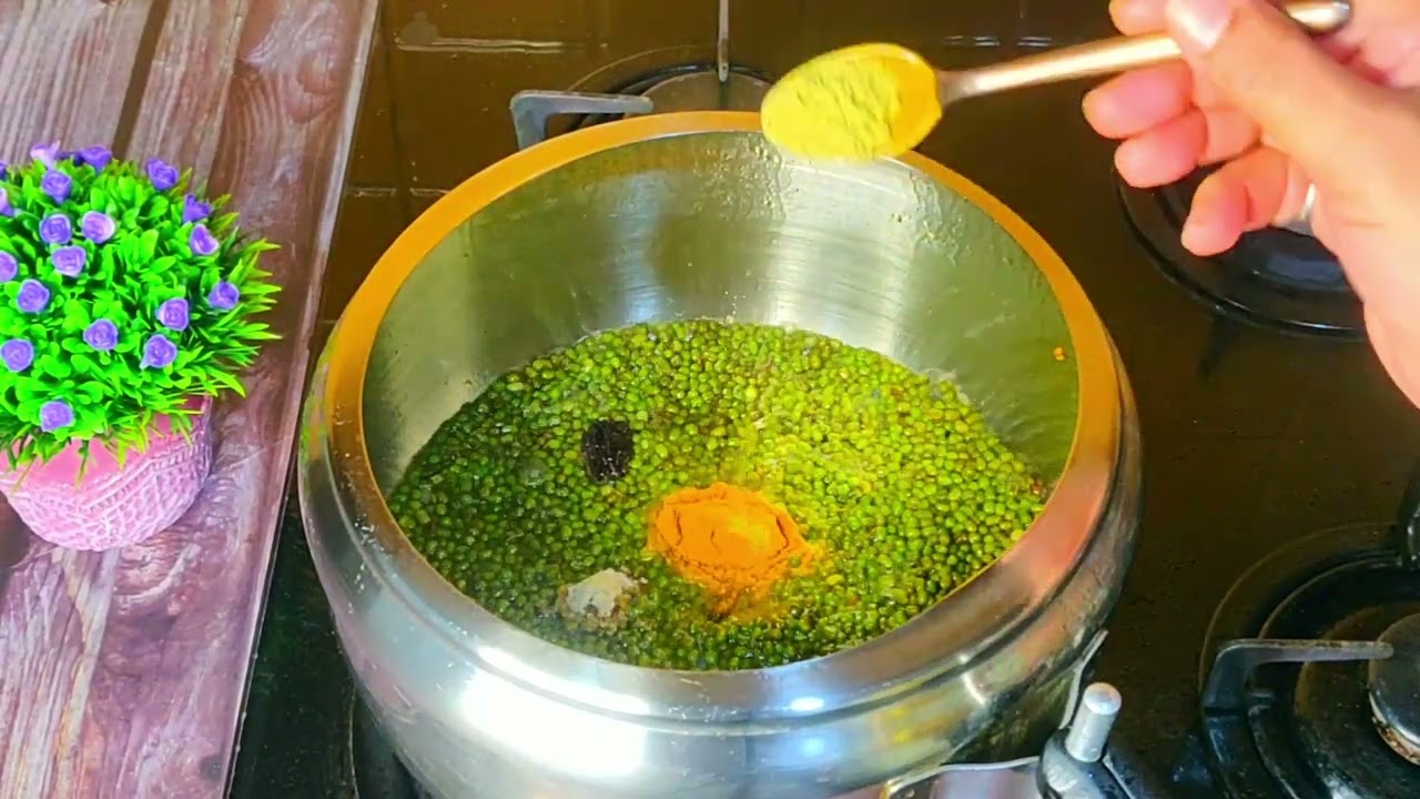 Kashmiri Moong Daal Ti Nadir | मूंग दाल और कमल ककड़ी | No Onion No Garlic | कश्मीरी पंडित रेसिपी