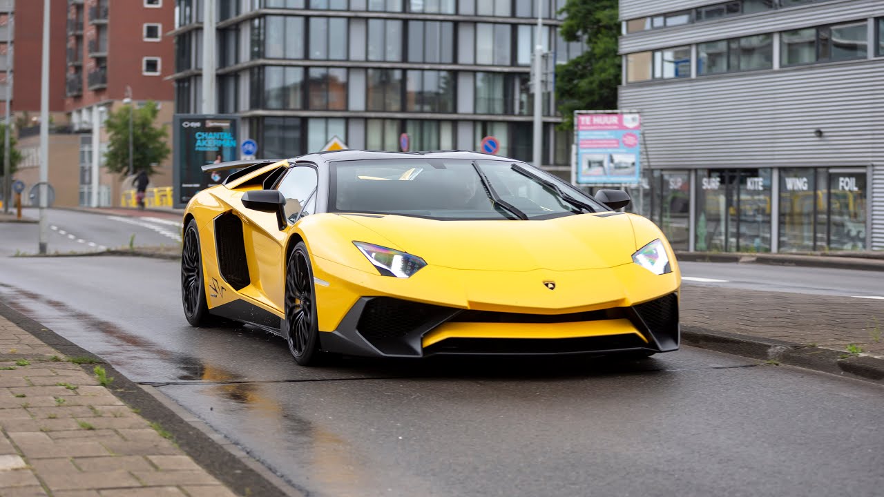 Lamborghini Aventador SuperVeloce - Accelerations & Revs !