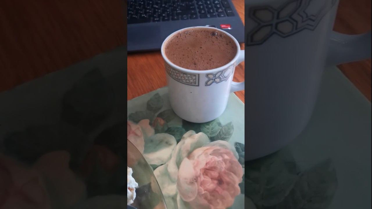 Полдень! Мой гедонист только проснулся. 12:00 мск 23 февраля