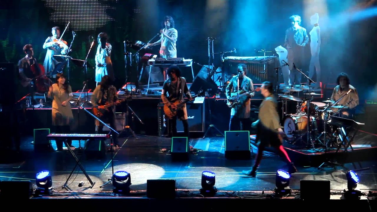 05 El día que apagaron la luz - Charly García - Gran Rex 01/11/11 - 1080p