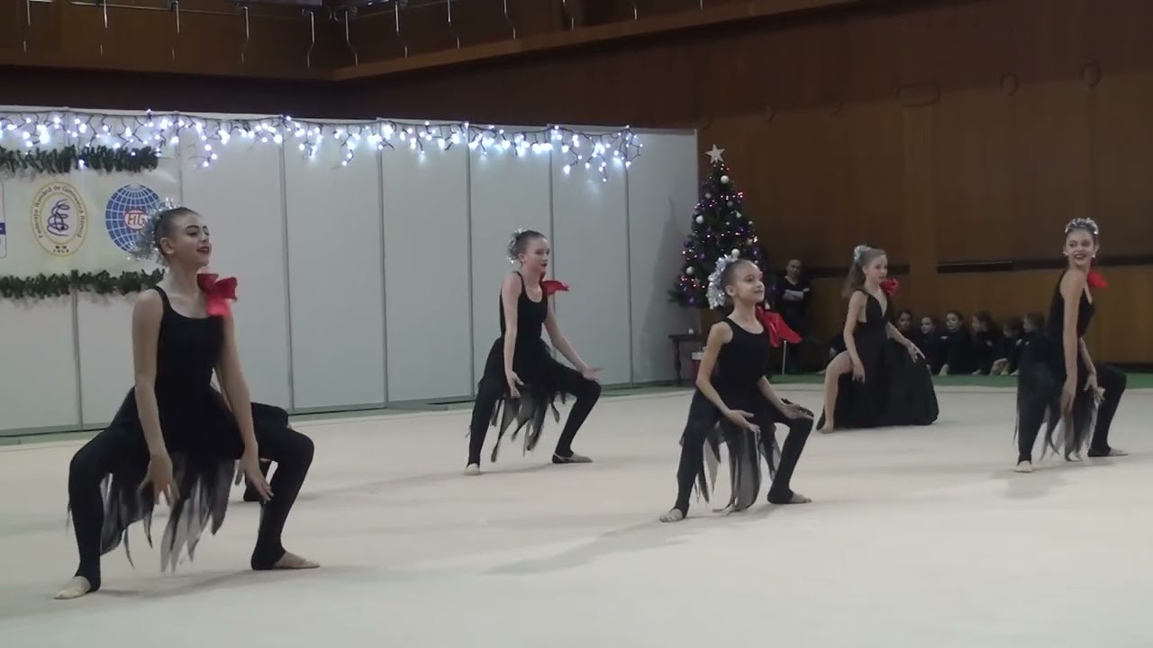 Andreea Verdes Laura Anitei + Ansamblu CS Anghel Saligny Iasi Gala Gimnasticii Ritmice 17 December 2