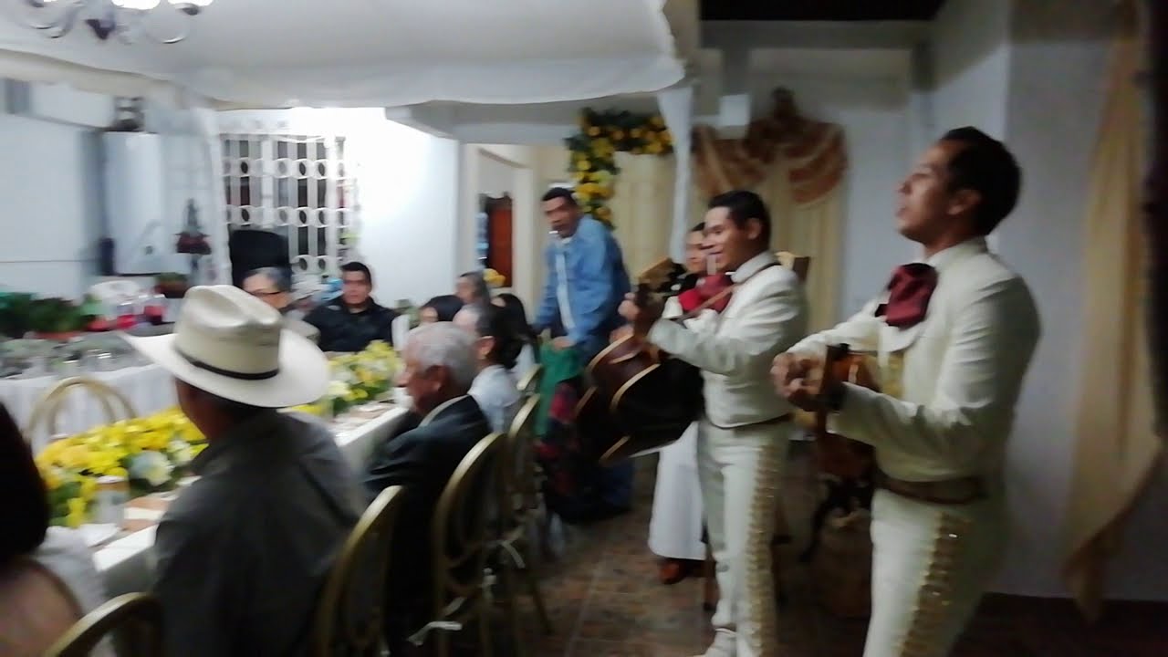 Mariachi Monumental Quevedeño / cumbias